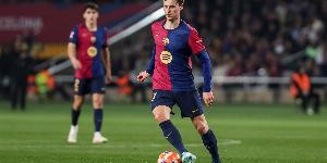 世体：德容在草皮进行了无球训练，孔德和巴德吉已参与合练